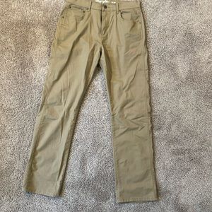 Wrangler slim straight khaki pants 32x34